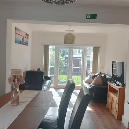 Reigate House Villa Staines-upon-Thames Екстериор снимка