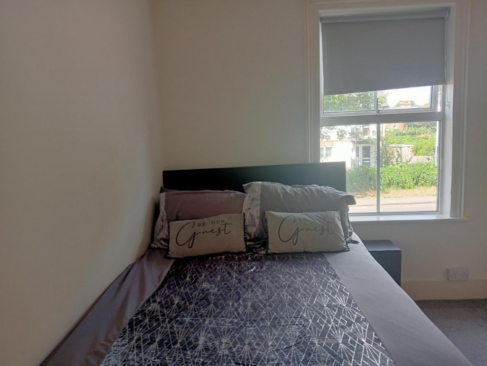 Reigate House Villa Staines-upon-Thames Екстериор снимка
